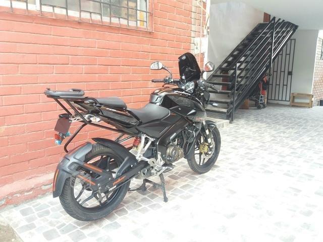 Moto bajaj pulsar 150 ns