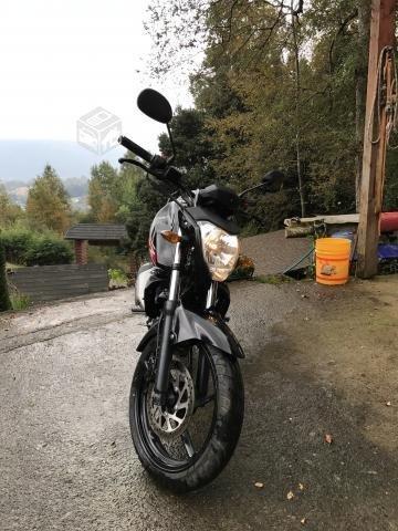 Moto Yamaha faz 16