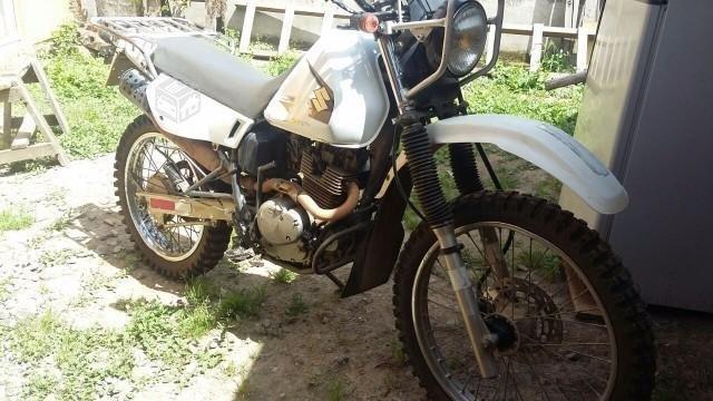 Moto Suzuki