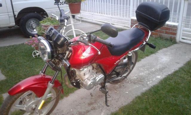 Moto Honda 150cc como nueva