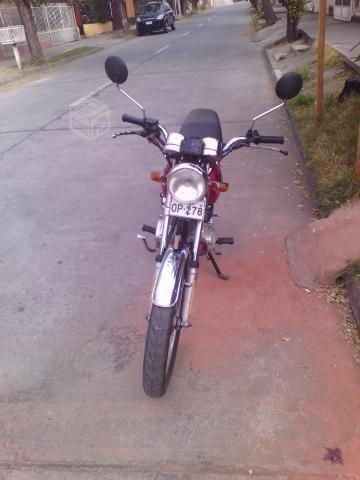 moto Lifan 150 roja