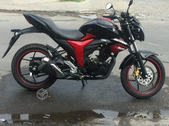 Moto Suzuki gixxer