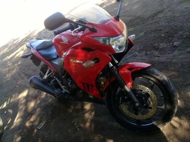 Honda cbr 250r