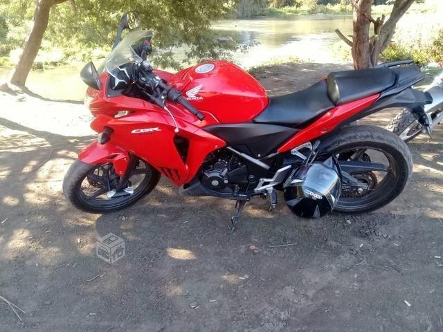 Honda cbr 250r