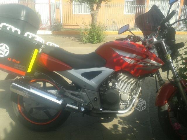 Honda cbx 250cc año 2011 permutó x auto +