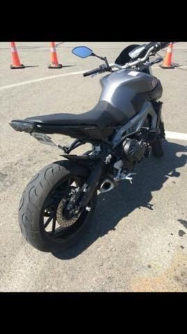 Moto Yamaha mt09