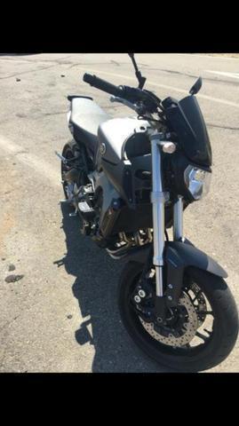 Moto Yamaha mt09