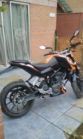 Moto KTM duke 200