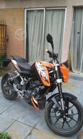 Moto KTM duke 200