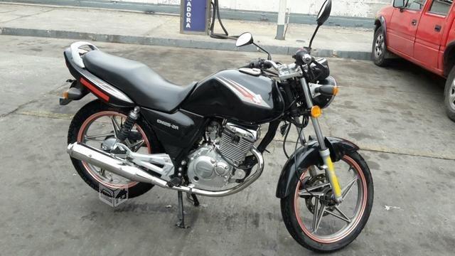 moto Suzuki EN 125 cc