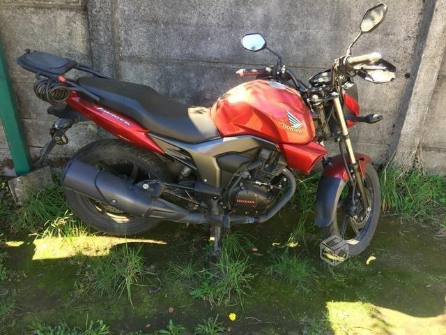 Honda CB 150 cc invicta roja