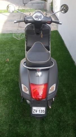 Vespa Supersport 300