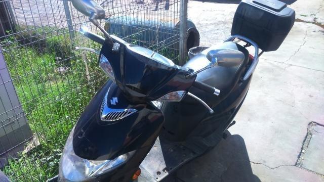 Moto scooter suzuki