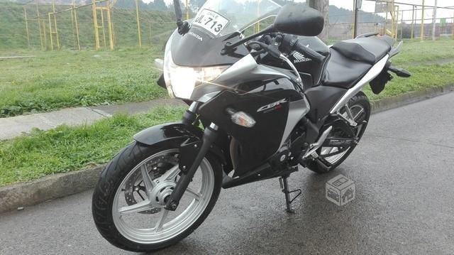 Honda cbr 250r