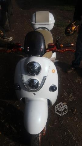 Moto modelo antiguo año 2016