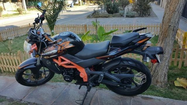 Moto UM Xtreet 230 cc