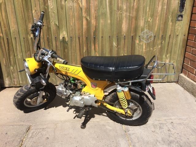 Moto honda dax