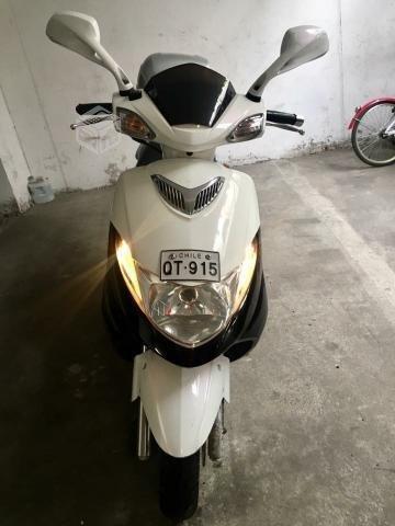 Moto Scooter Suzuki