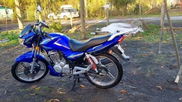 Moto Suzuki En