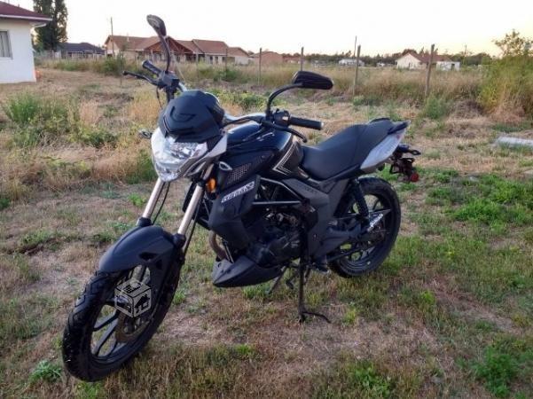 UM XTREET 140R ()