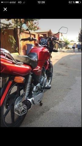 Excelente moto honda 125cc Storm roja