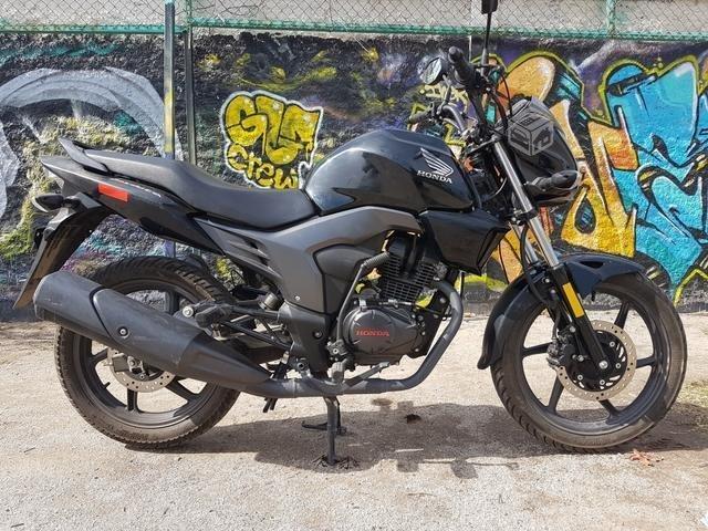 Moto honda invicta 2015