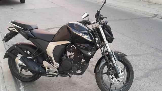 Yamaha FZ 2.0 impecable