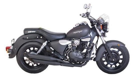Keeway superlight 200 con antivuelco