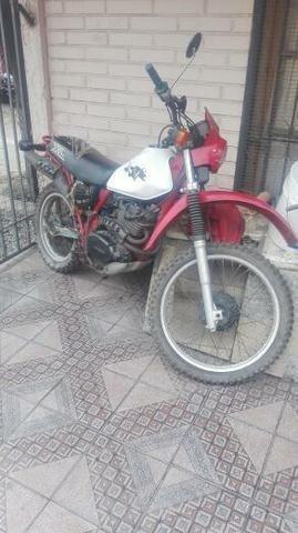 Motocicleta HONDA xl250