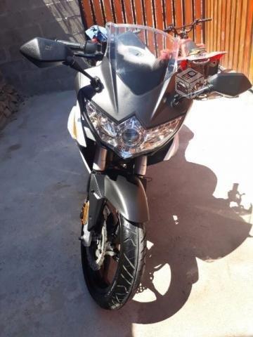 Permuto mi moto loncin 250cc 2016