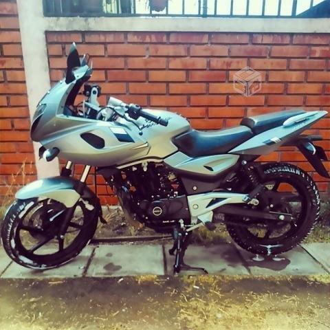 Bajaj Pulsar 220F 2012 Grafíto