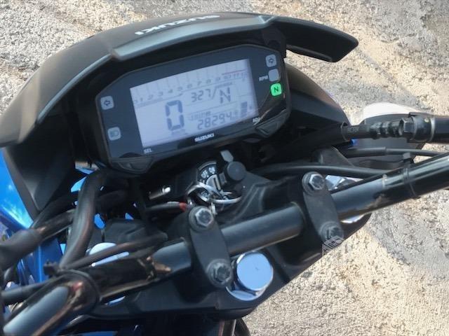 Casi nueva moto gixxer 155 cc 2016