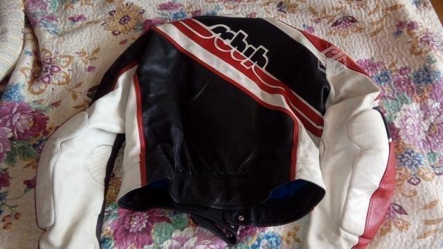 Chaqueta moto cuero con refuerzos caidas alemana