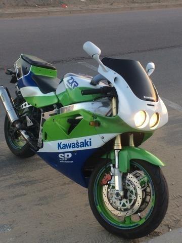Kawasaki zxr400h