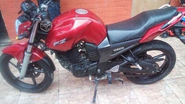 moto FZ16 yamah