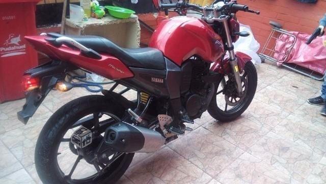 moto FZ16 yamah