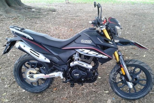 Busco: moto 230cc