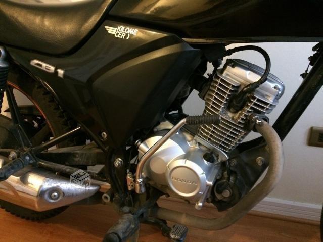 Moto Honda CB1 125 2015