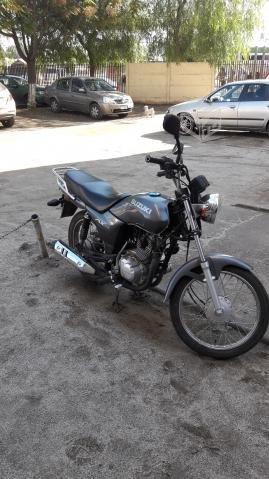 Moto suzuki ax4