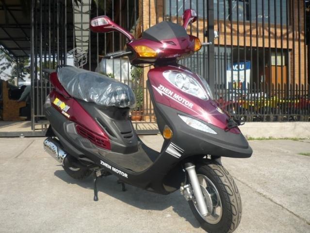Moto Scooter 150cc, Nueva, con cajuela y alarma