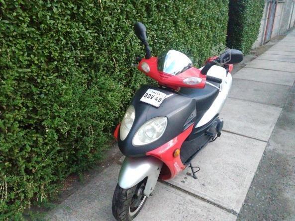 Moto scooter Takasaki