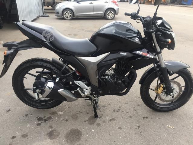 Moto gixxer 2016 negra