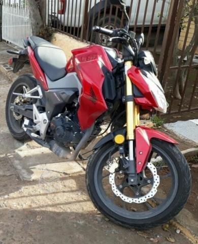 Moto honda CB190R 2017