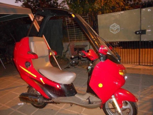 Moto Scooter Con Techo de Coleccion