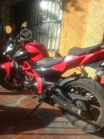 Moto UM street 200cc