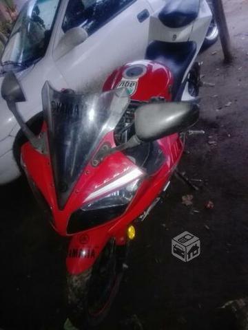 Moto Yamaha R15