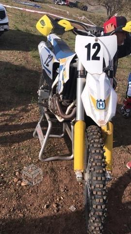 Moto husqvarna Año 2014