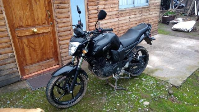 moto Yamaha año 2014