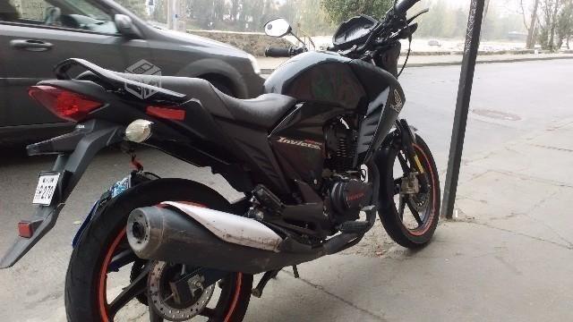 Honda CBF 150 negra