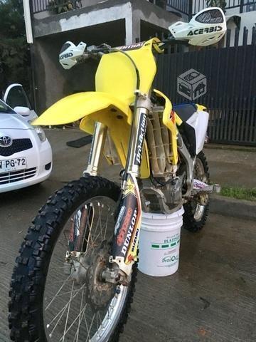 Suzuki rmz 250